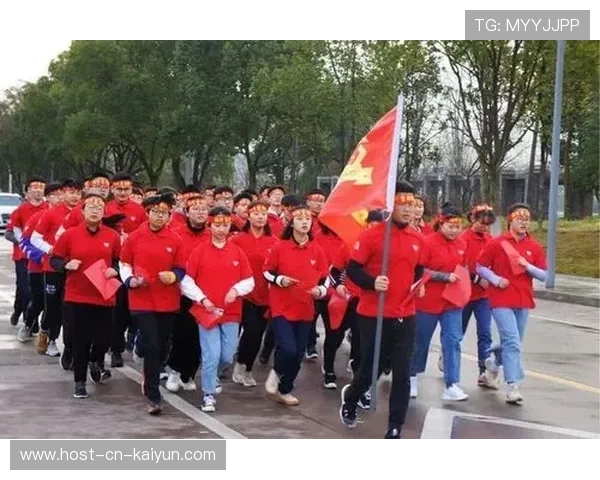 举重队长训练时全队跟着喊口号气势如战场 举重队长训练时全队跟着喊口号气势如战场