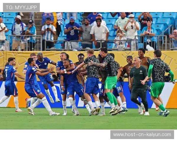 切尔西帕尔默禁区外轰出世界波